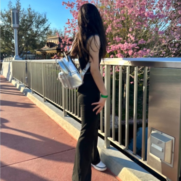 Meet your Posher, Mariana - Picture 1 of 1